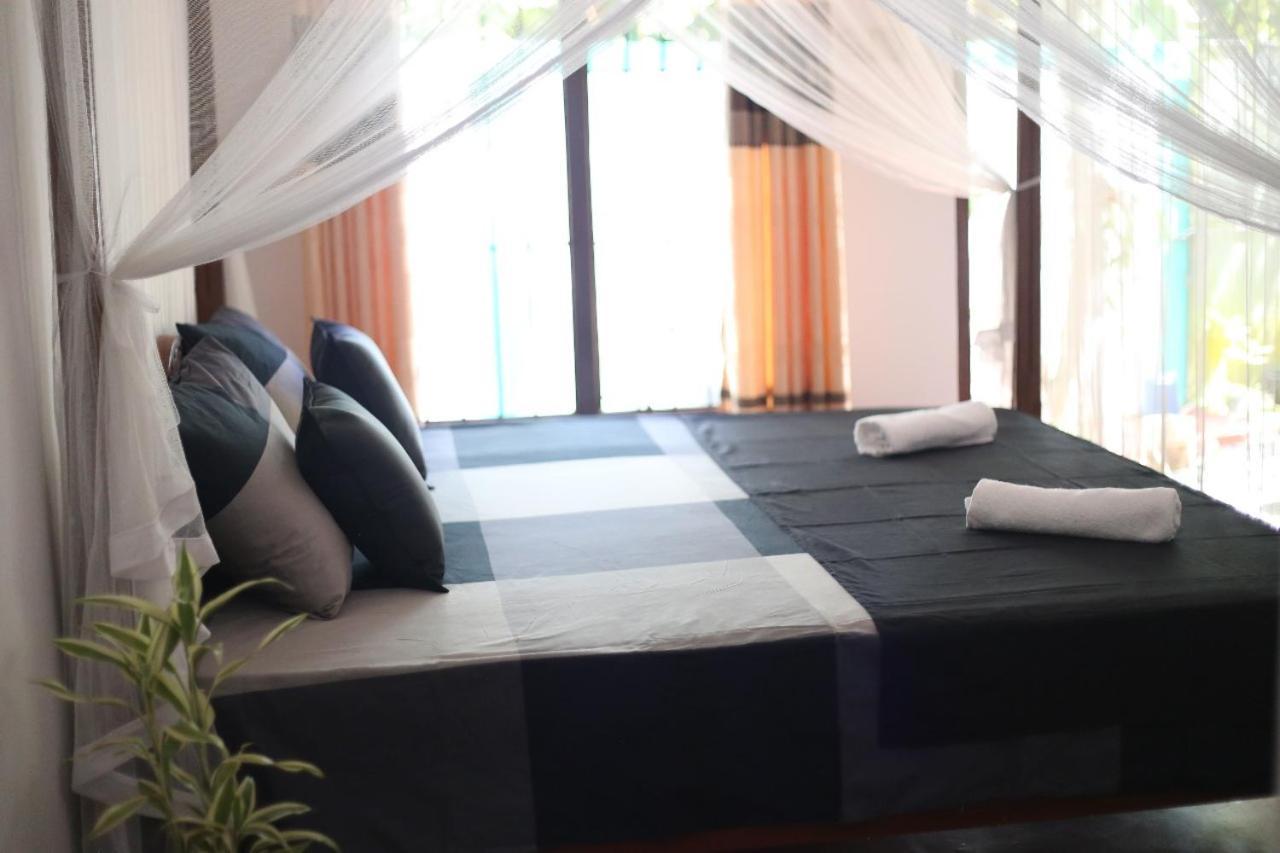 Bakery Family Guest House Mirissa Bagian luar foto