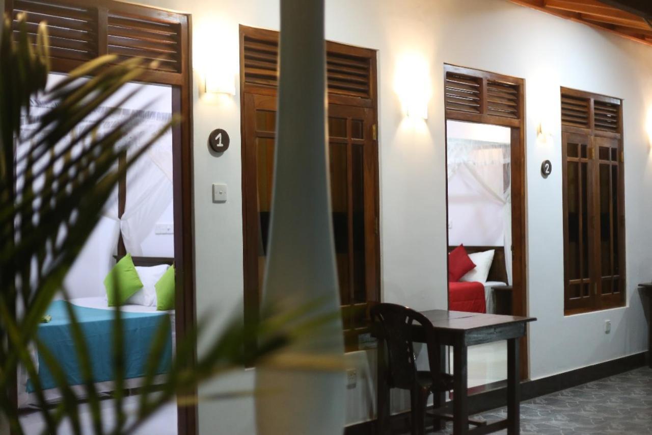Bakery Family Guest House Mirissa Bagian luar foto