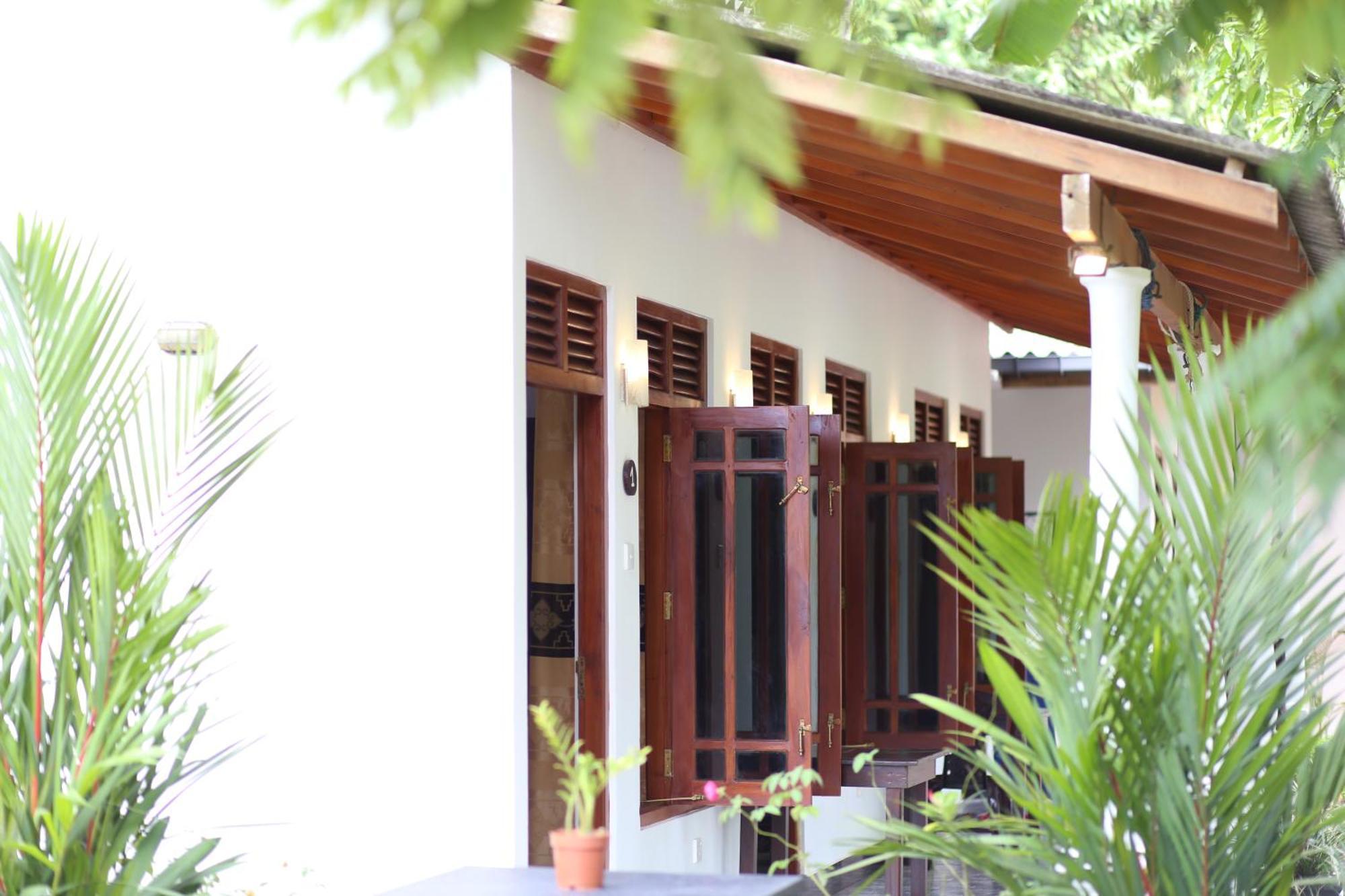Bakery Family Guest House Mirissa Bagian luar foto