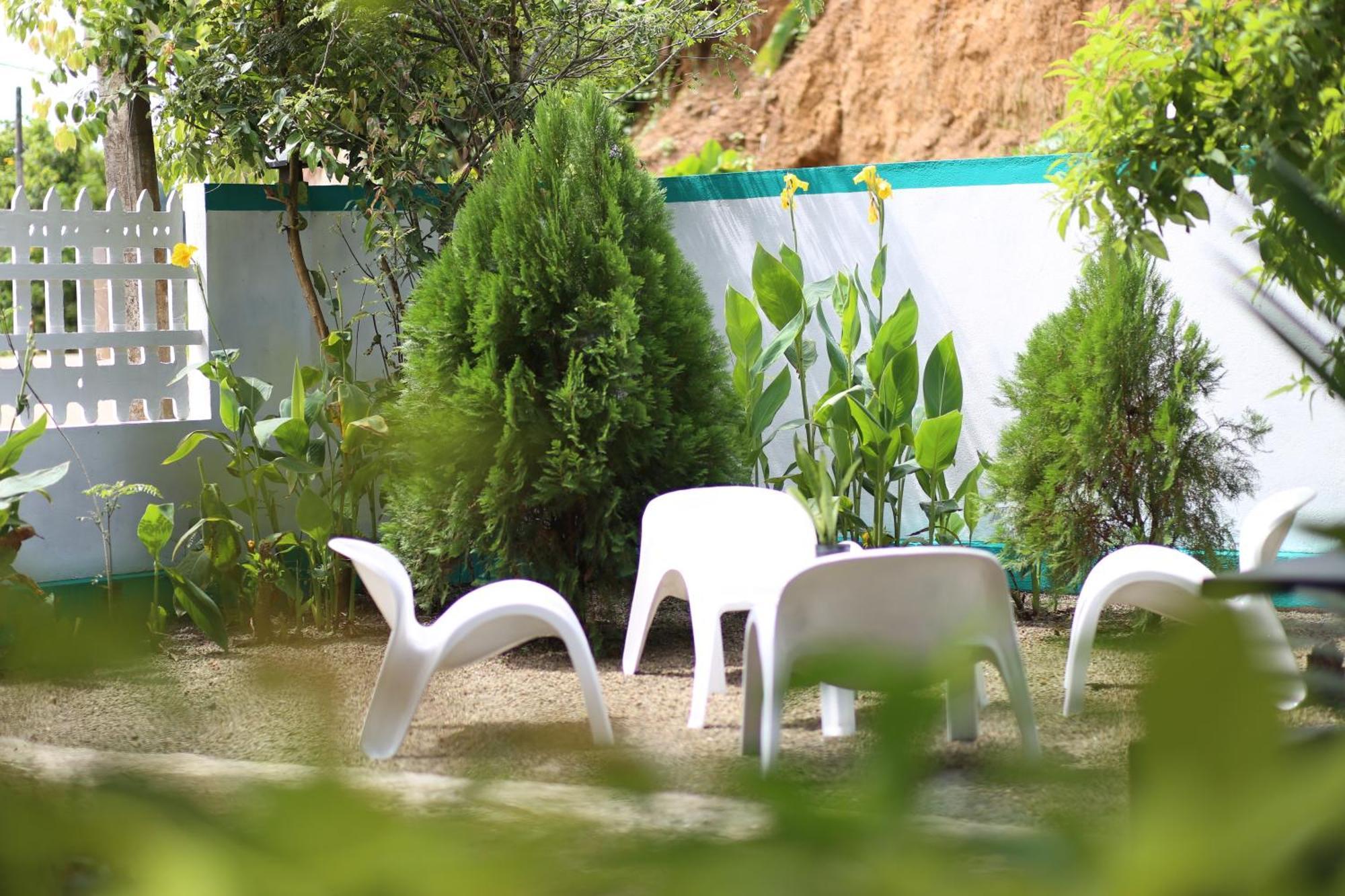 Bakery Family Guest House Mirissa Bagian luar foto