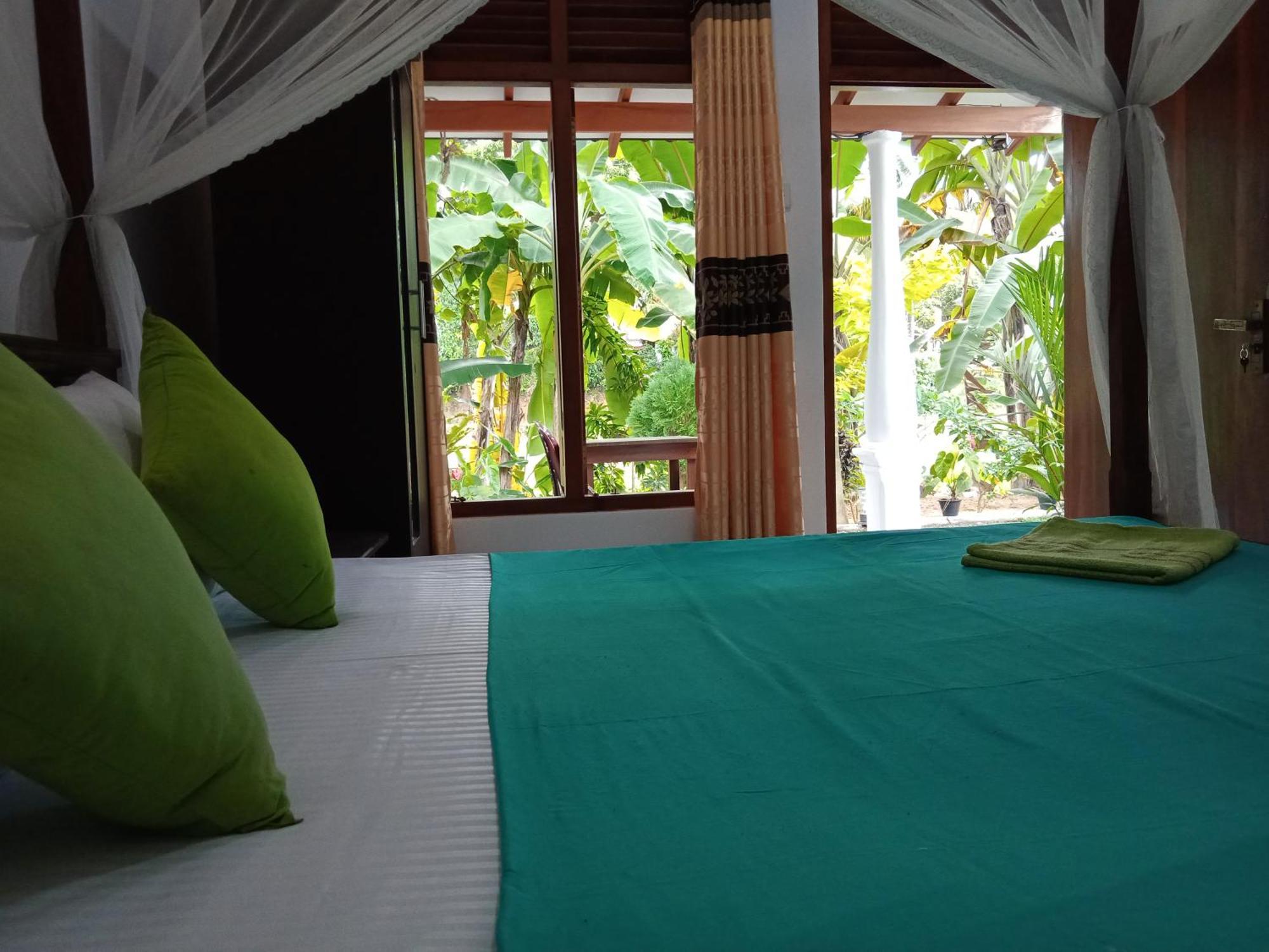 Bakery Family Guest House Mirissa Bagian luar foto