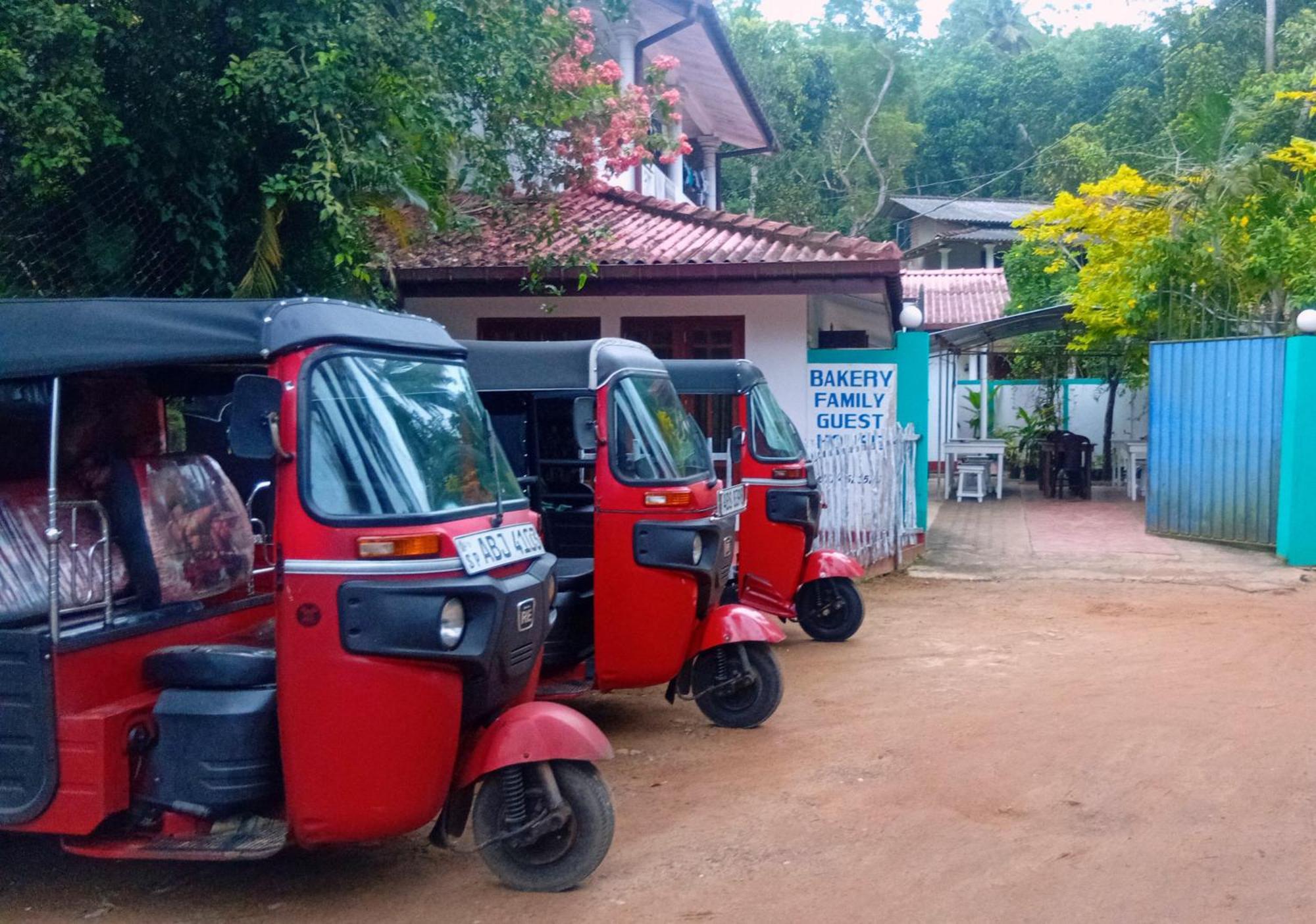 Bakery Family Guest House Mirissa Bagian luar foto