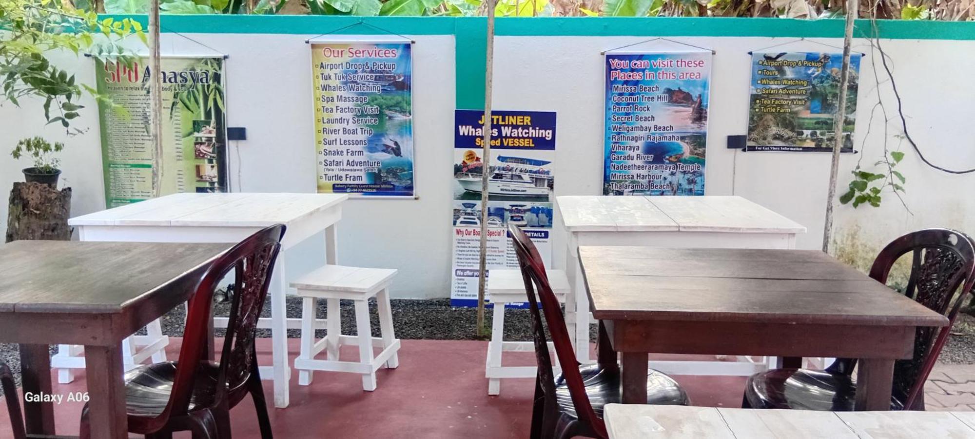 Bakery Family Guest House Mirissa Bagian luar foto